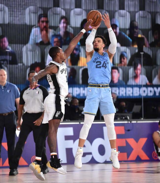 山西队横扫灰熊，德罗赞惊艳四座