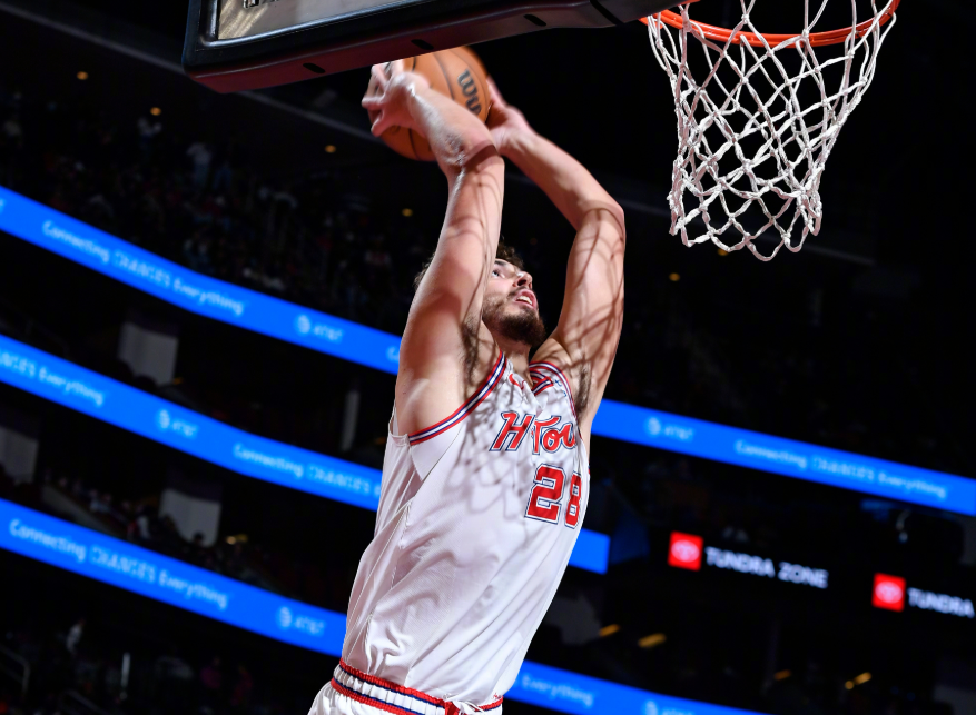 掘金轻取山西队，范弗利特扛起全队