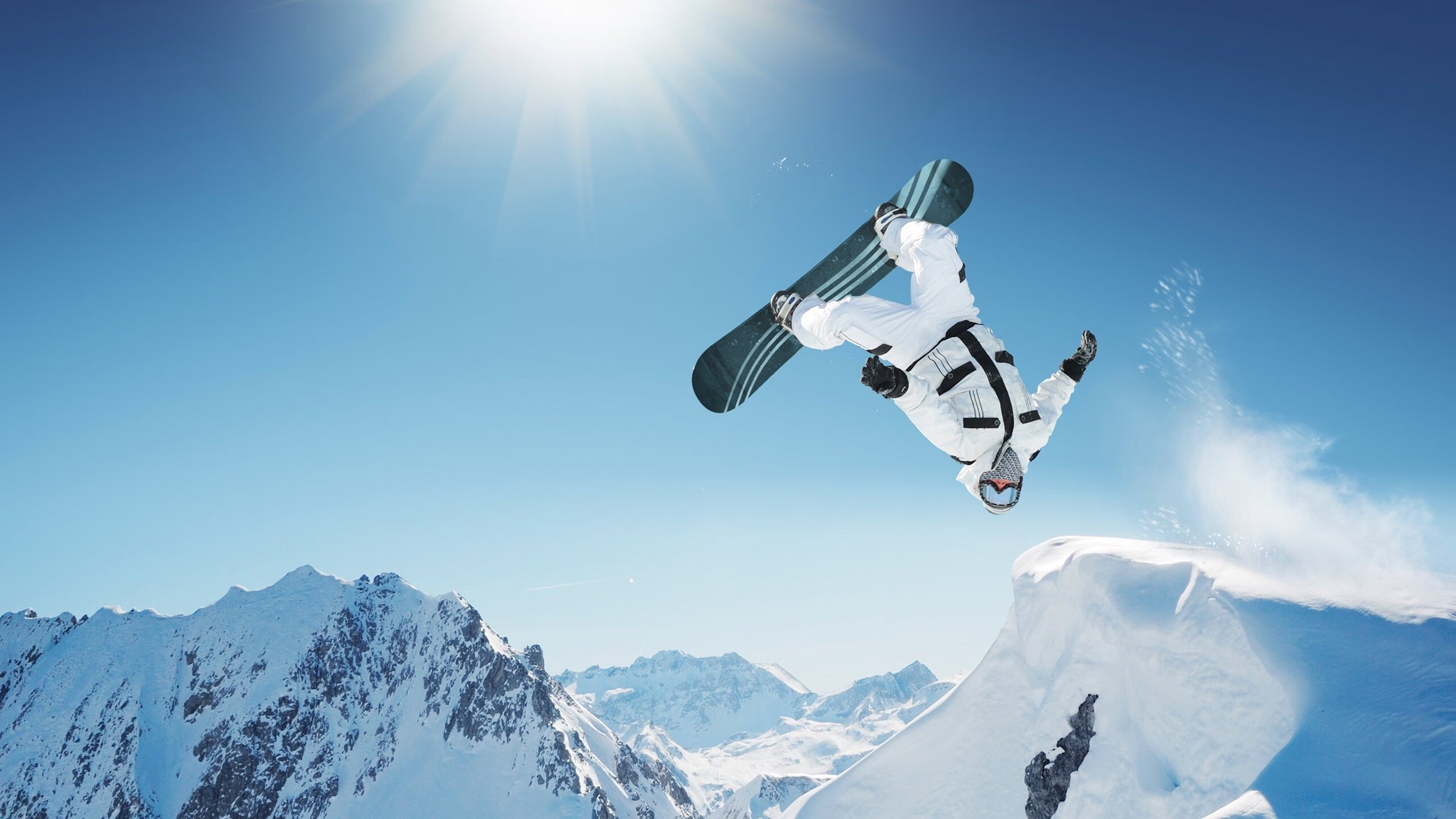 魔术防守锁死雷霆，东契奇在欧冠淘汰赛接管比赛，当体系与天才在篮球世界两端同时闪耀