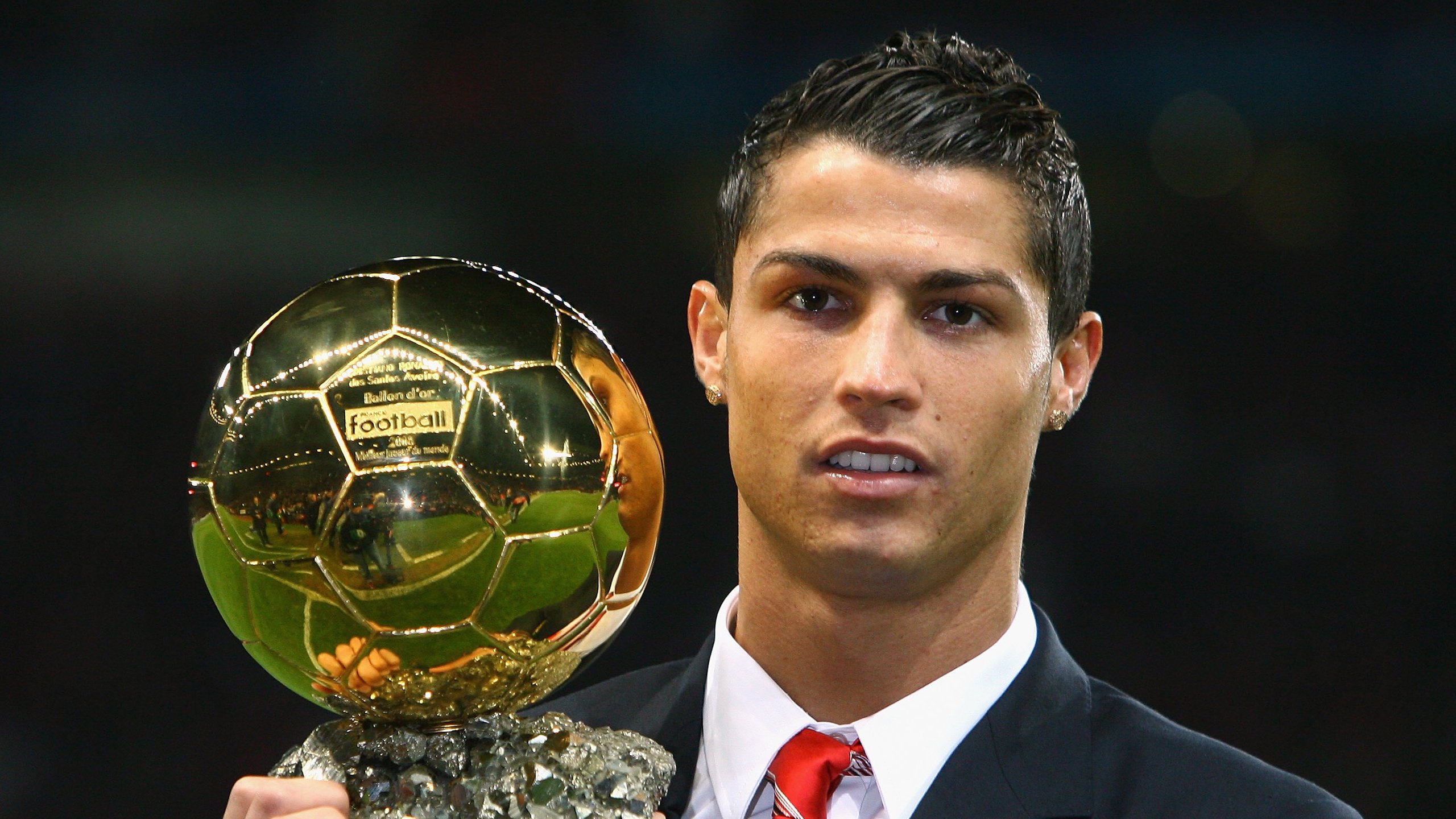 爱游戏体育-冰岛粉碎爱尔兰，加维攻防两端的统治，如何定义现代足球的新大陆？